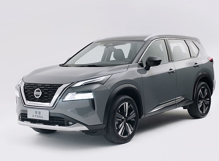 Nissan представил кроссовер X-Trail нового поколения