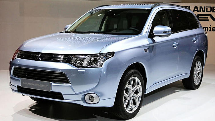 Гибридный Mitsubishi Outlander сертифицирован для использования в России